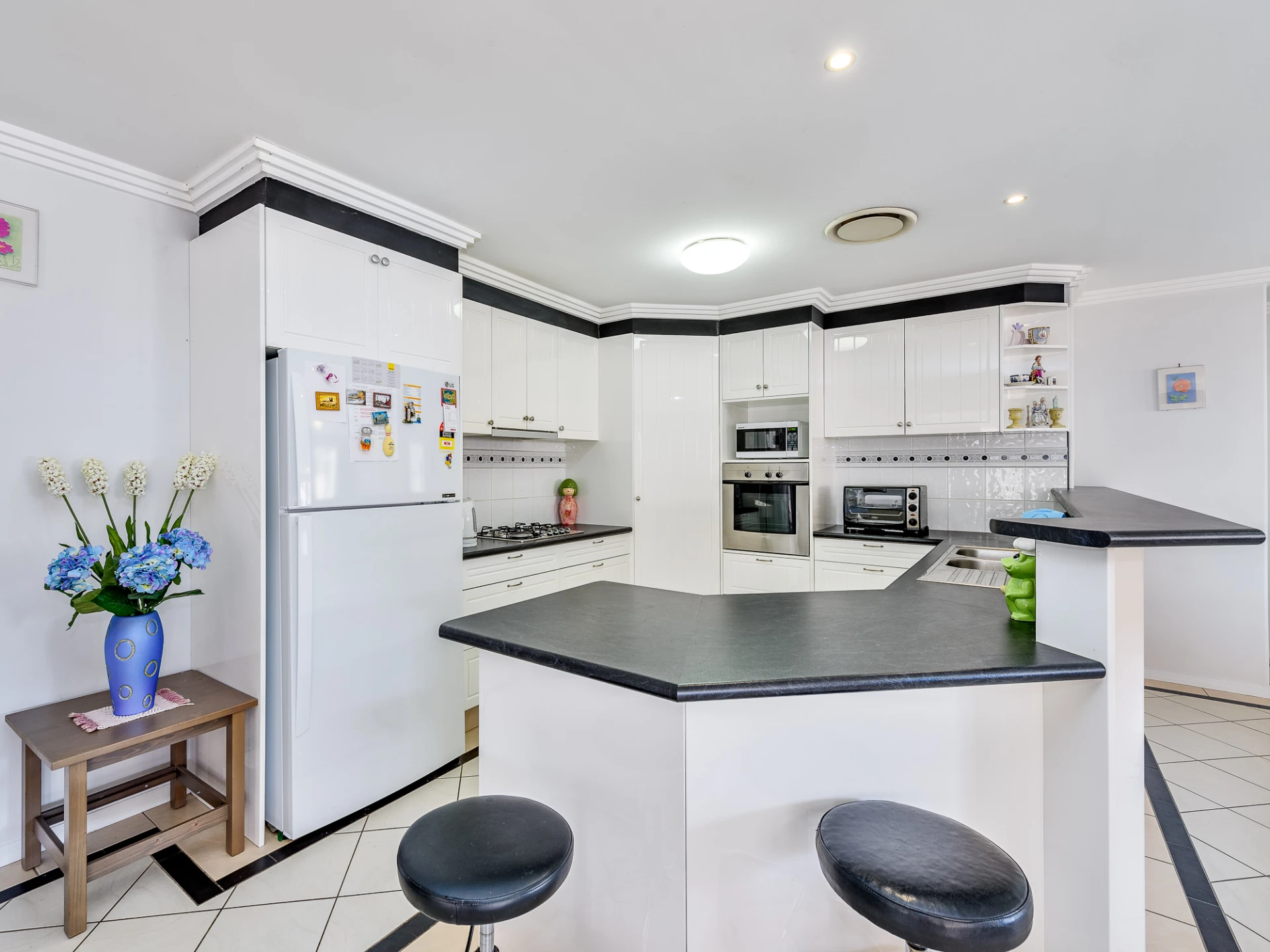 16 Wattlebrush Grove, Molendinar QLD 4214, Molendinar - Thumbnail 5