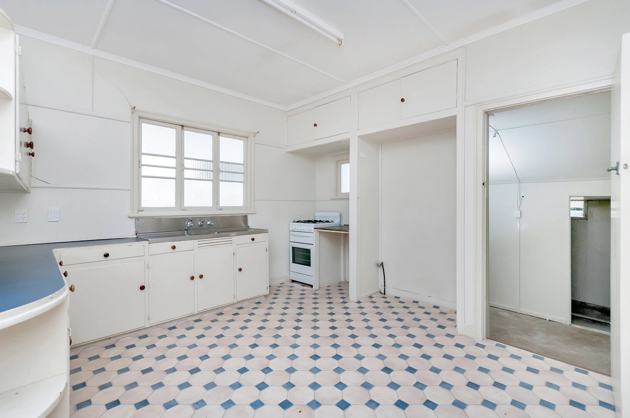 29 Macquarie Street, Silkstone QLD 4304, Silkstone - Thumbnail 8