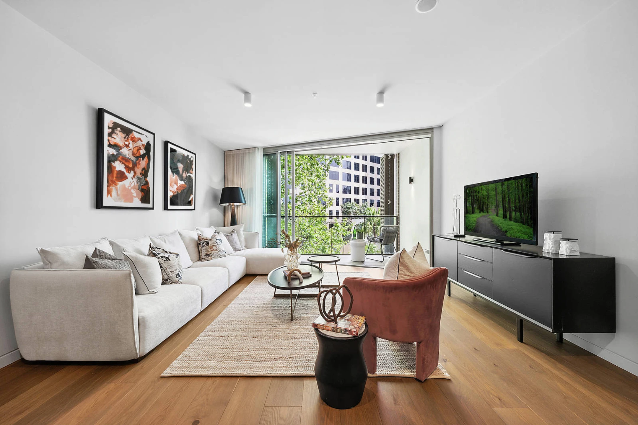 Picturesque leafy view apartment in the heart of CBD, Contact Agent