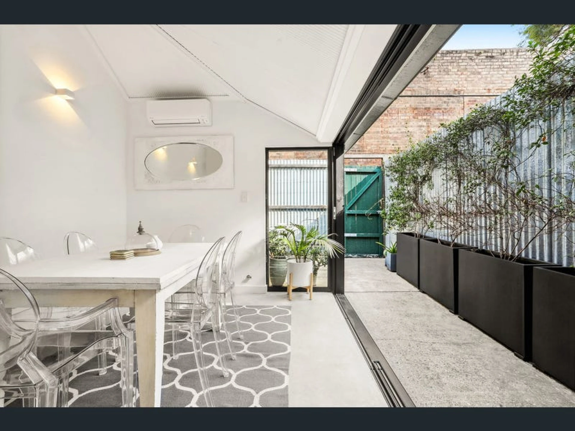 Property enquiry form background image