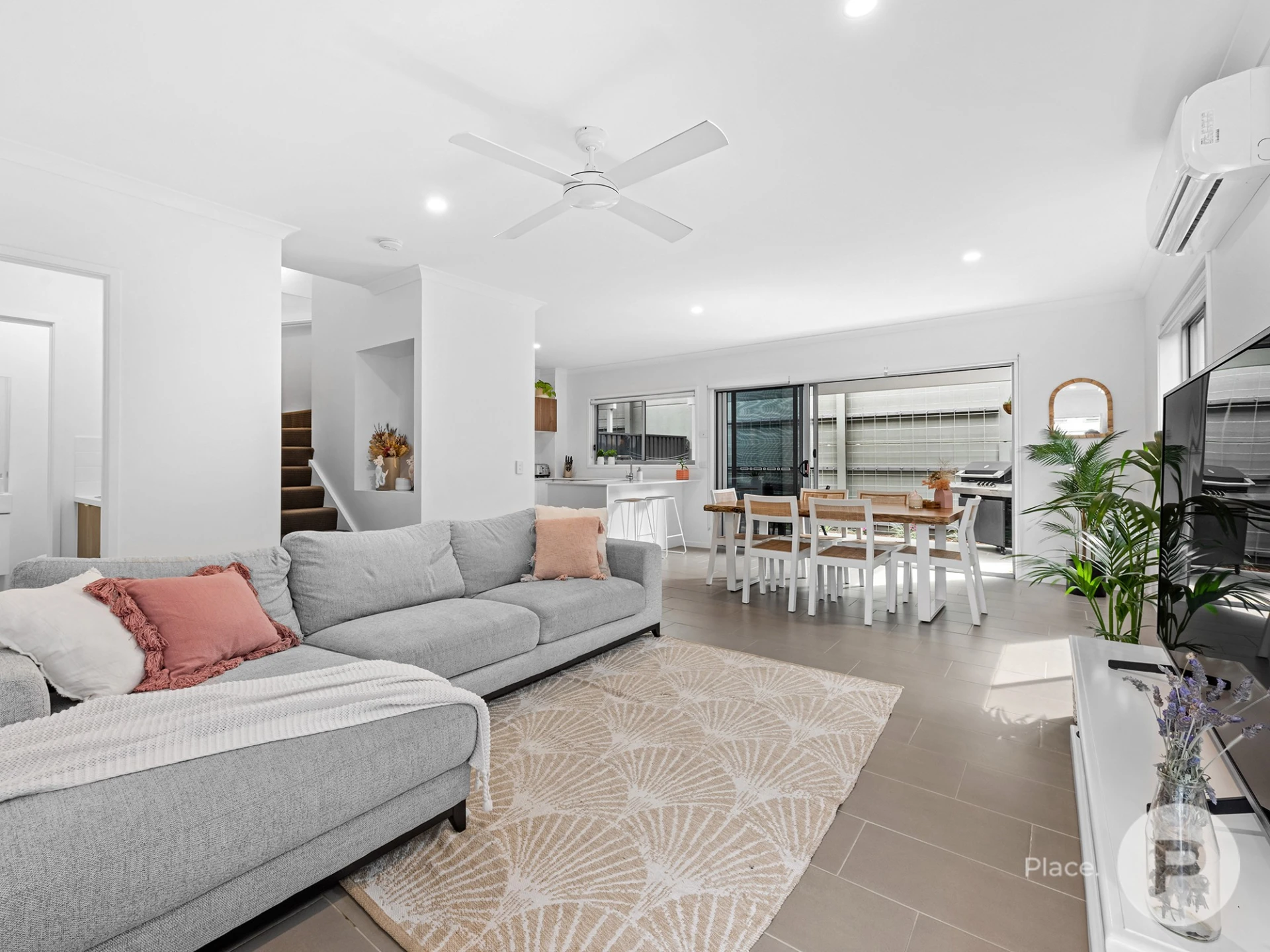 Property enquiry form background image