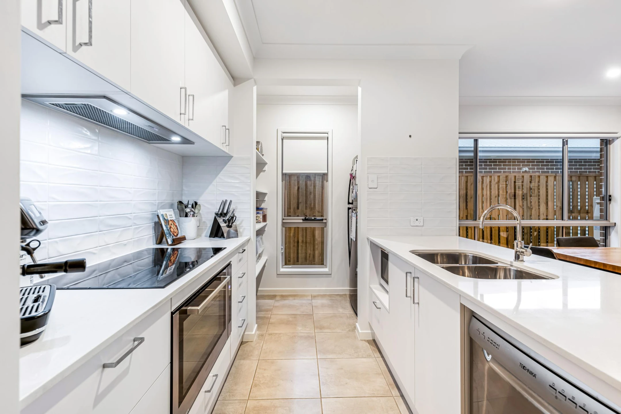 5 Benjamen Crescent, Nirimba QLD 4551, Nirimba - Thumbnail 2