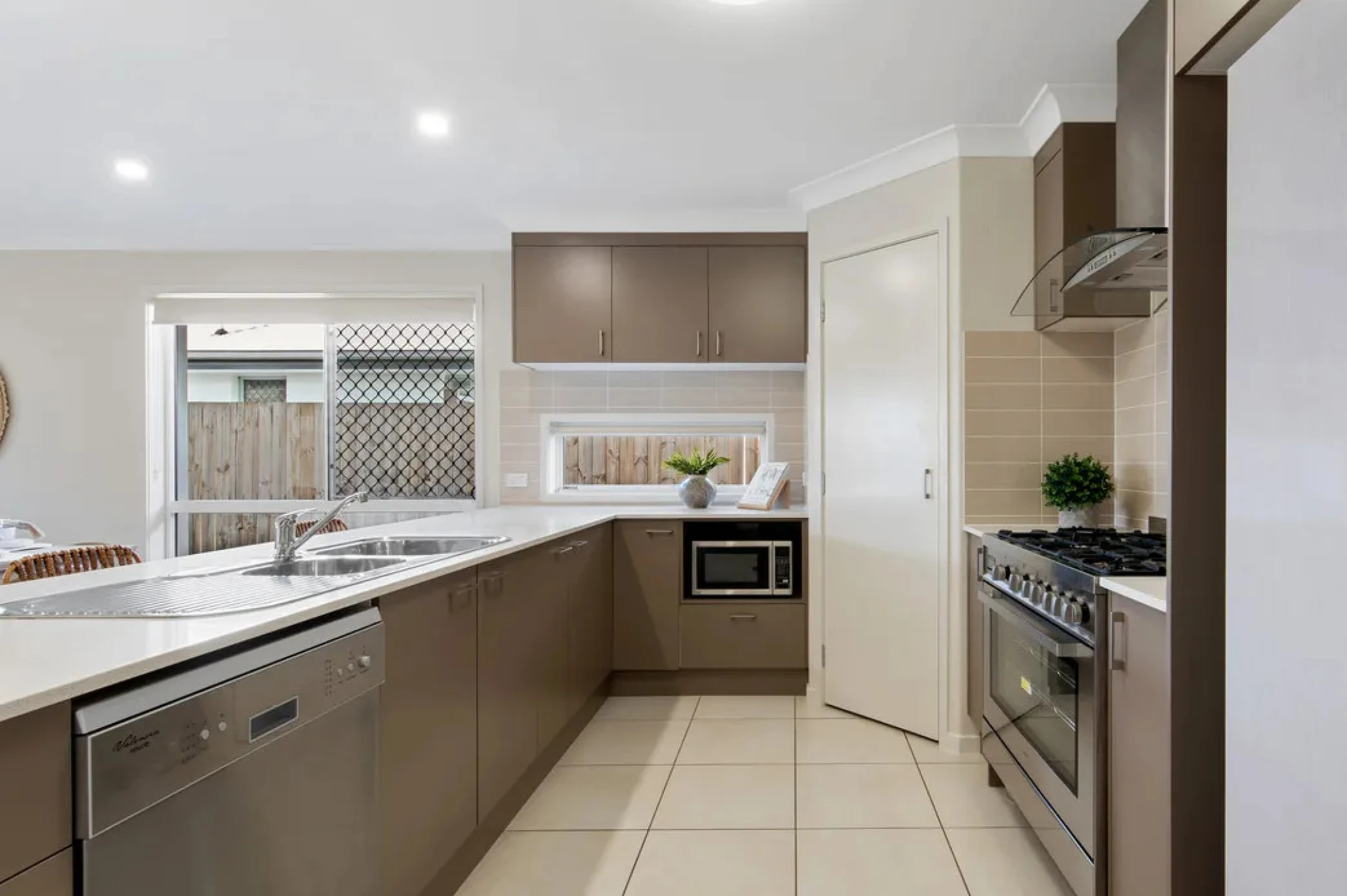 8 Mint Street, Caloundra West QLD 4551, Caloundra West - Thumbnail 2