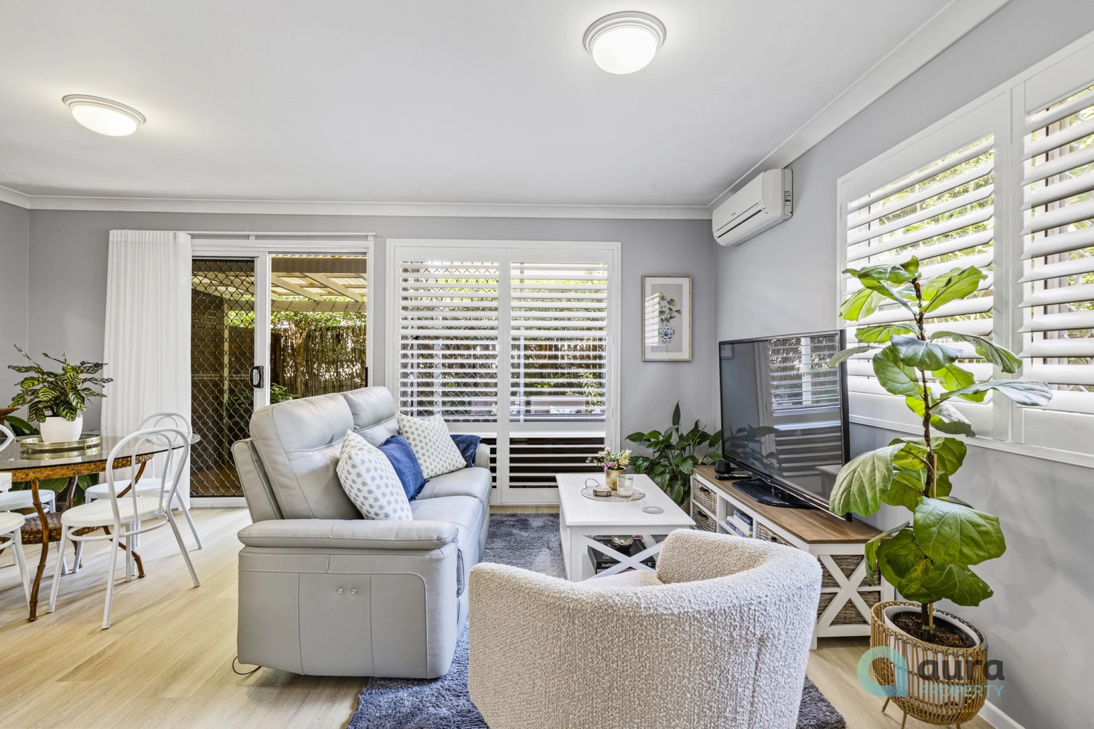 Property enquiry form background image