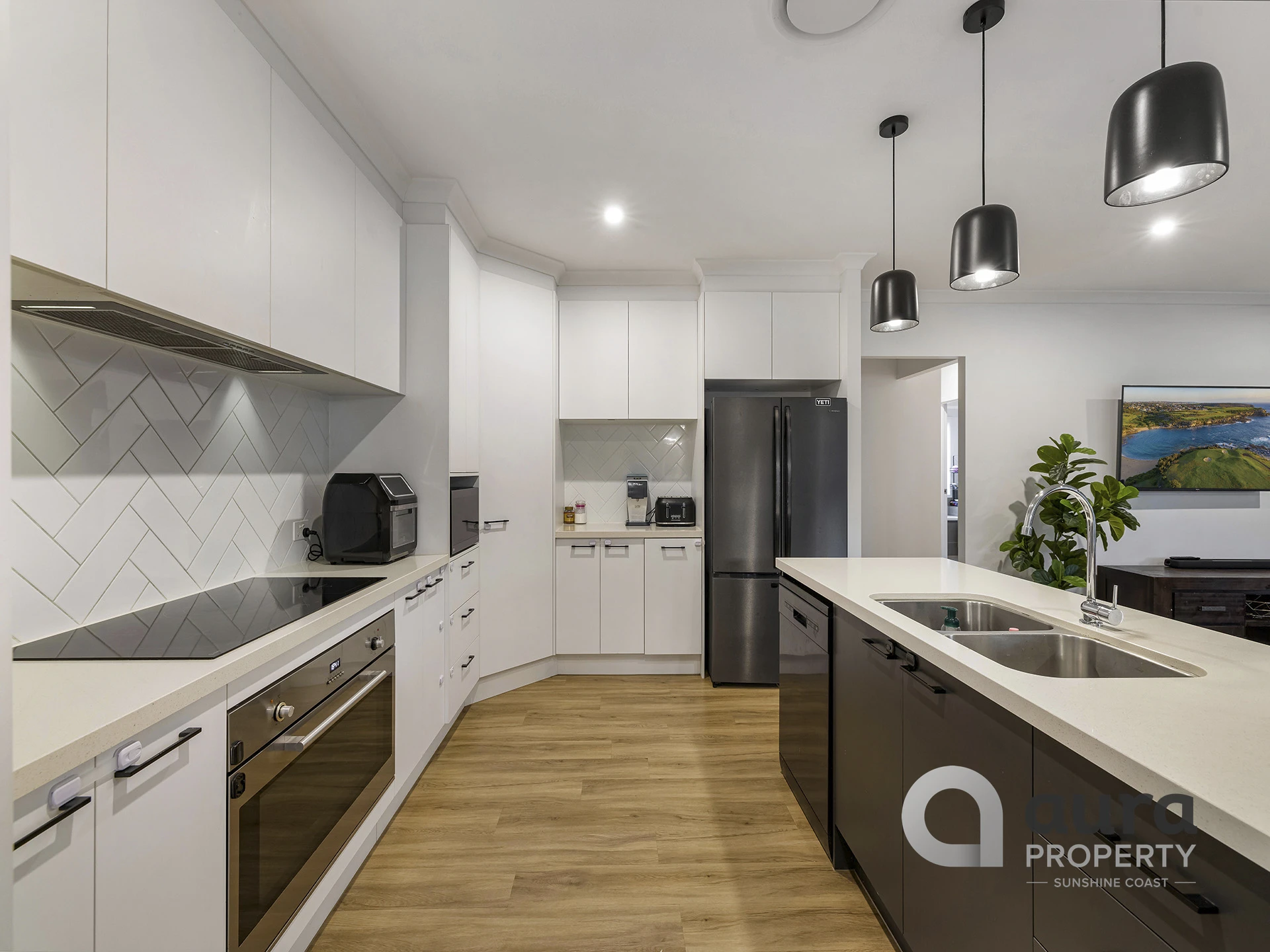 17 Pine Edge Drive, Landsborough QLD 4550, Landsborough - Thumbnail 2