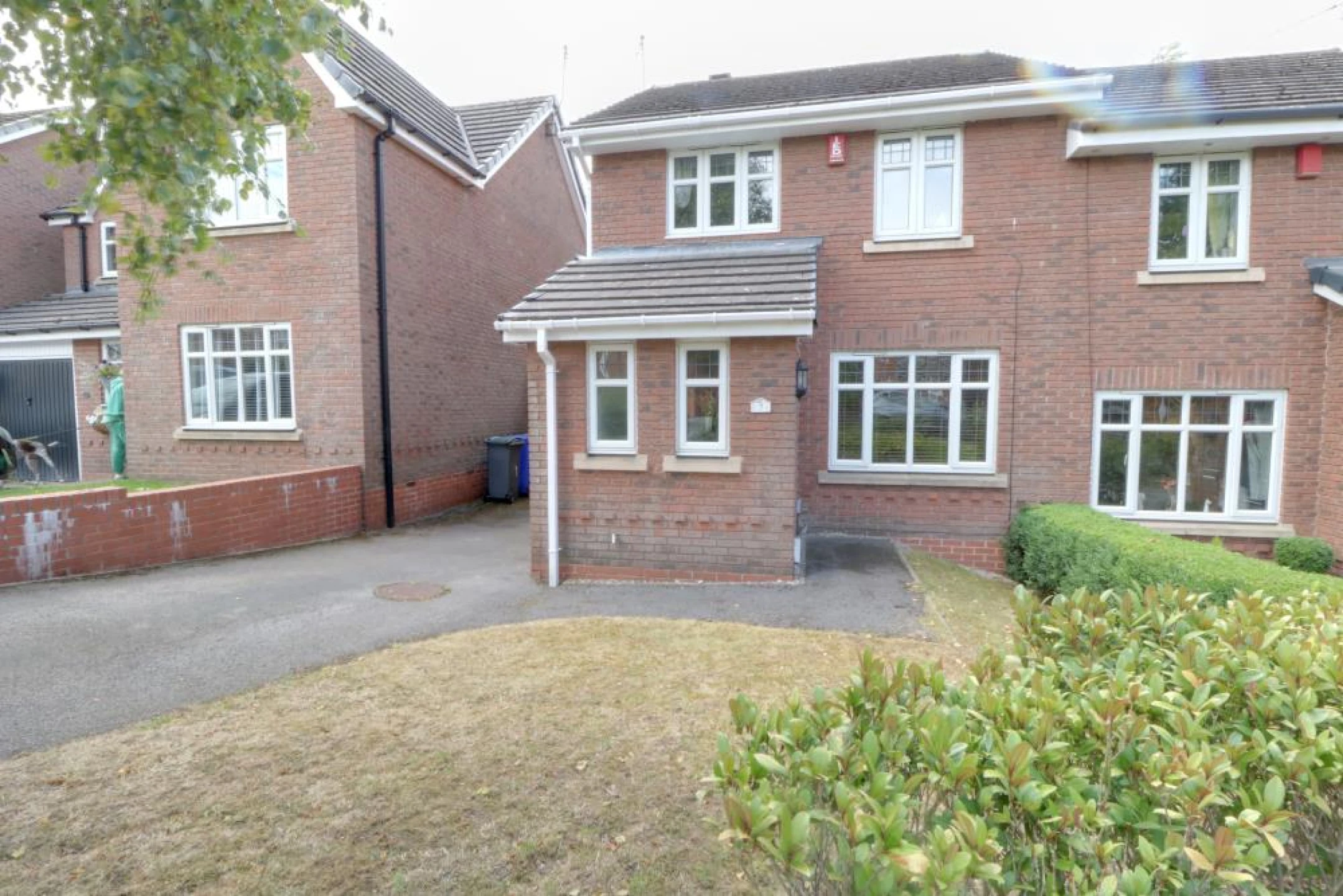 Fantastic modern three bed semi detached property., £895.00 p/mth