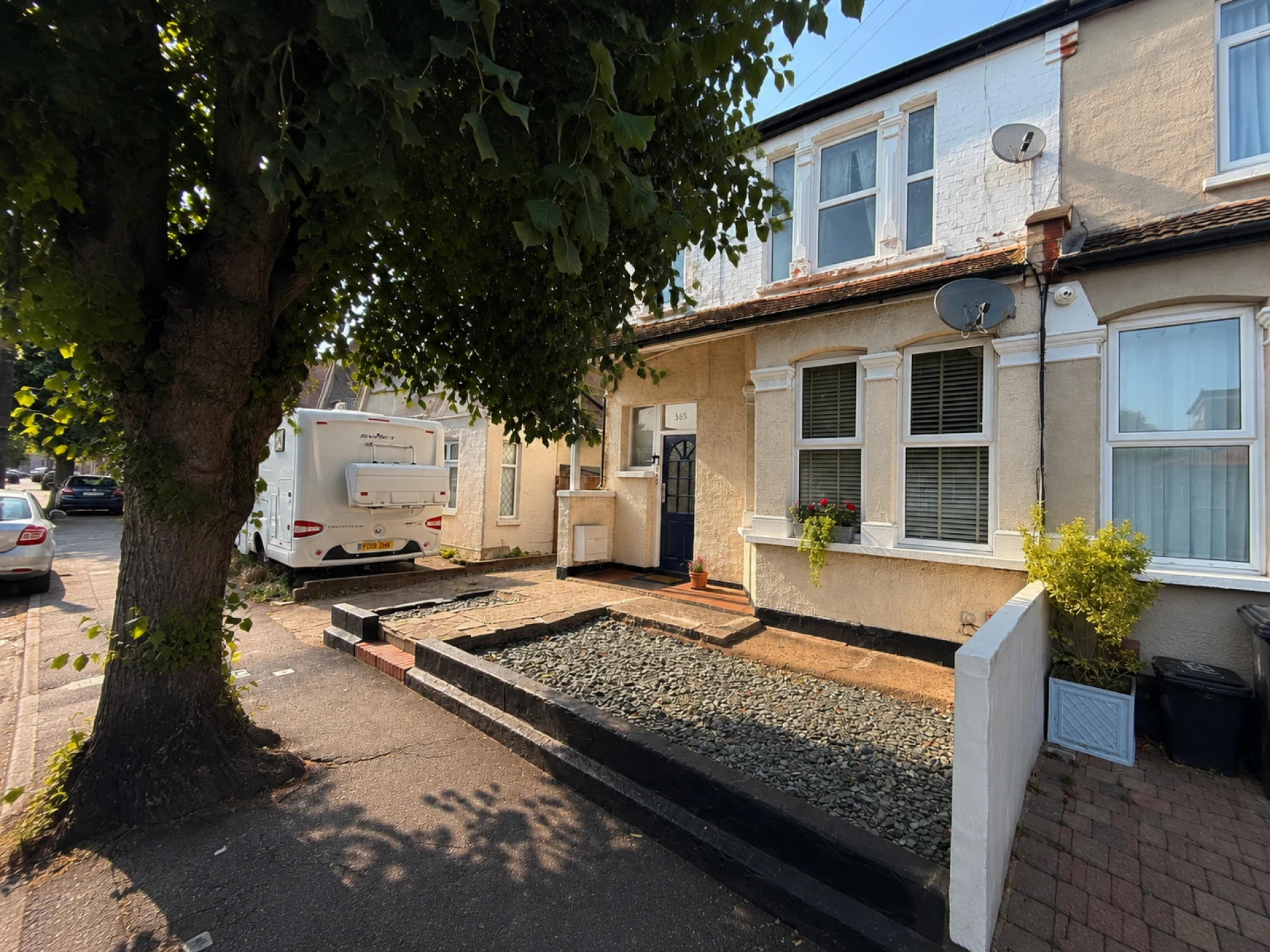 Property enquiry form background image
