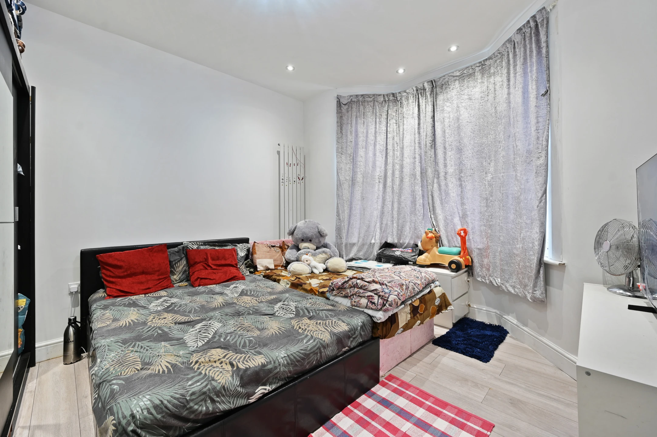 Property enquiry form background image
