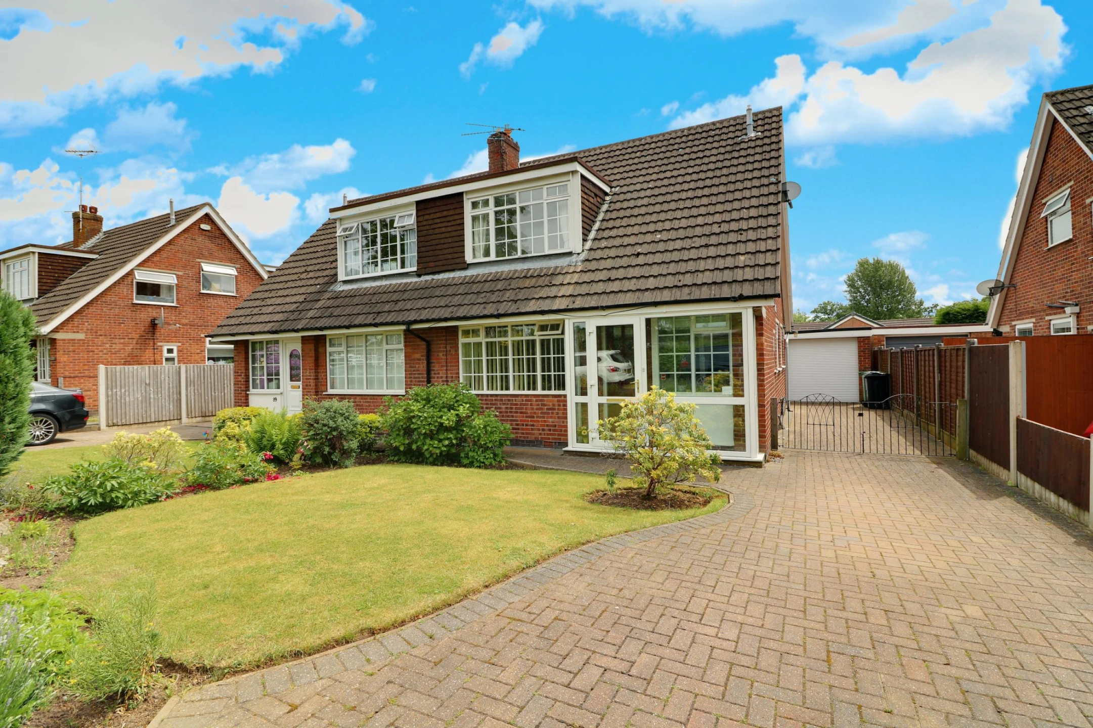 Property enquiry form background image