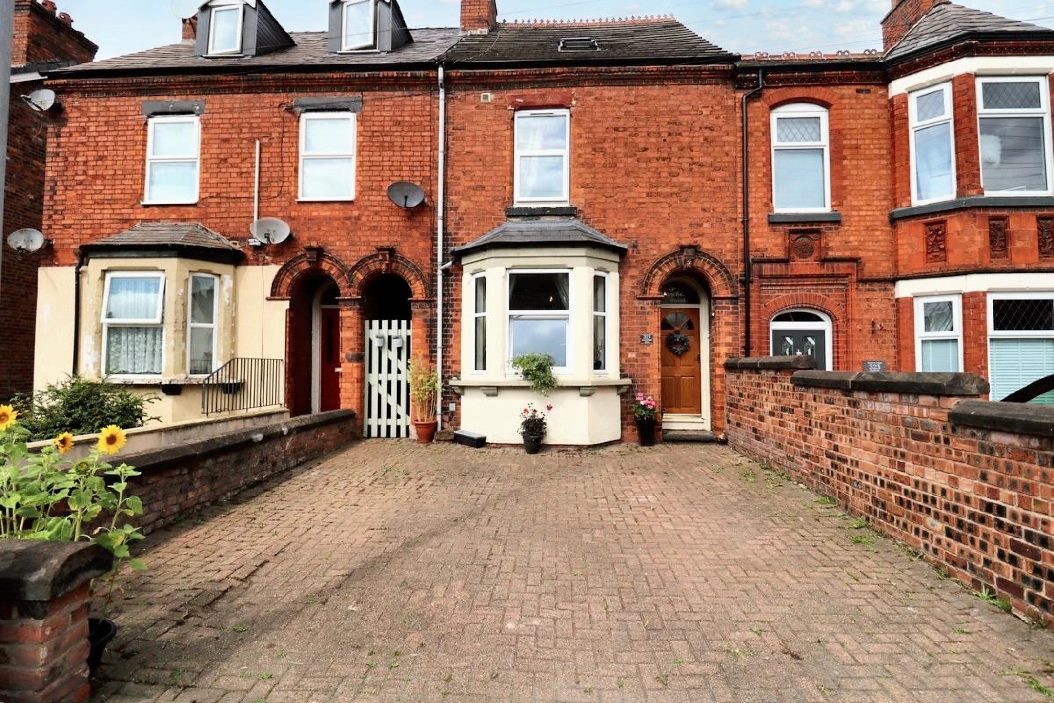 Property enquiry form background image