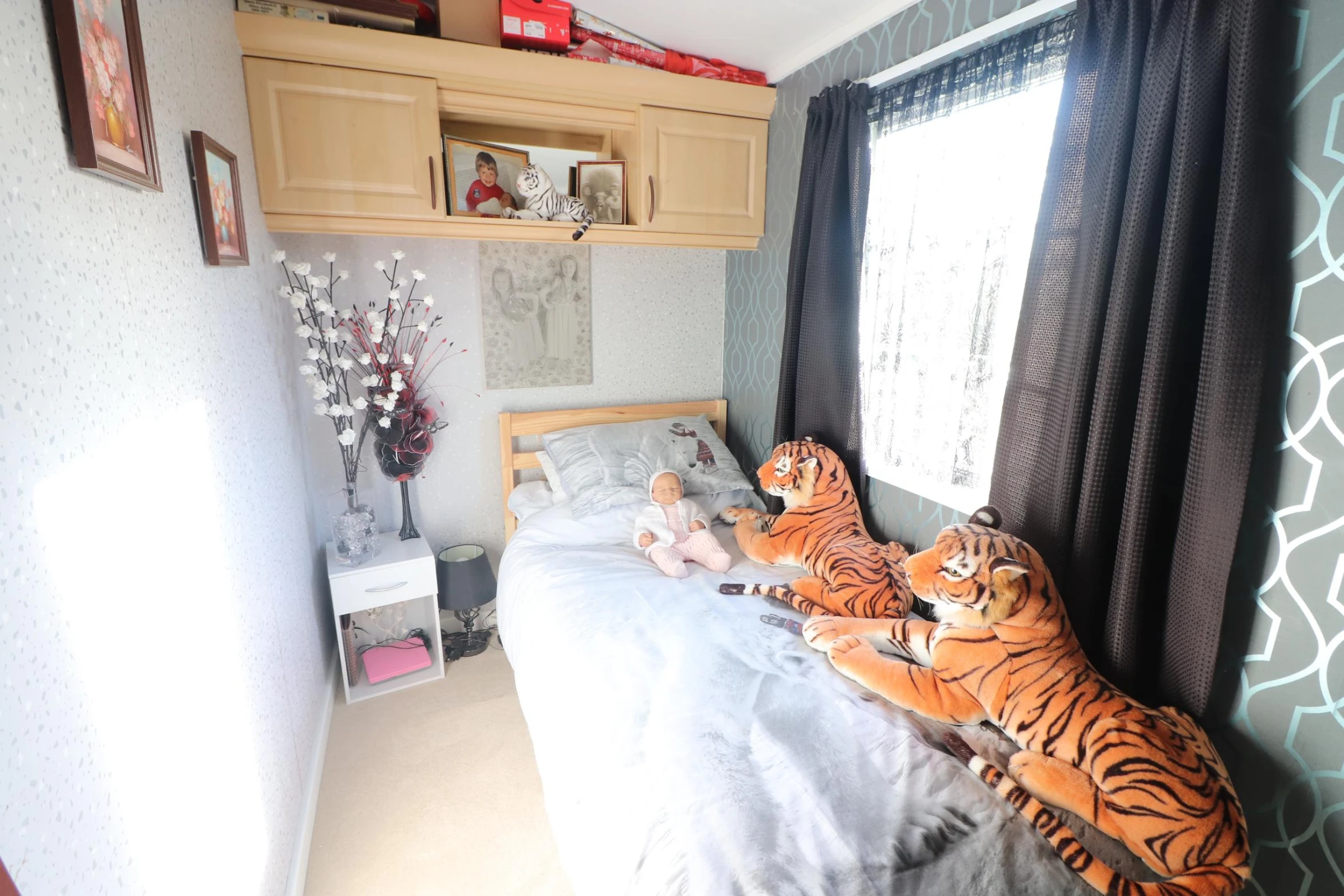 Property enquiry form background image