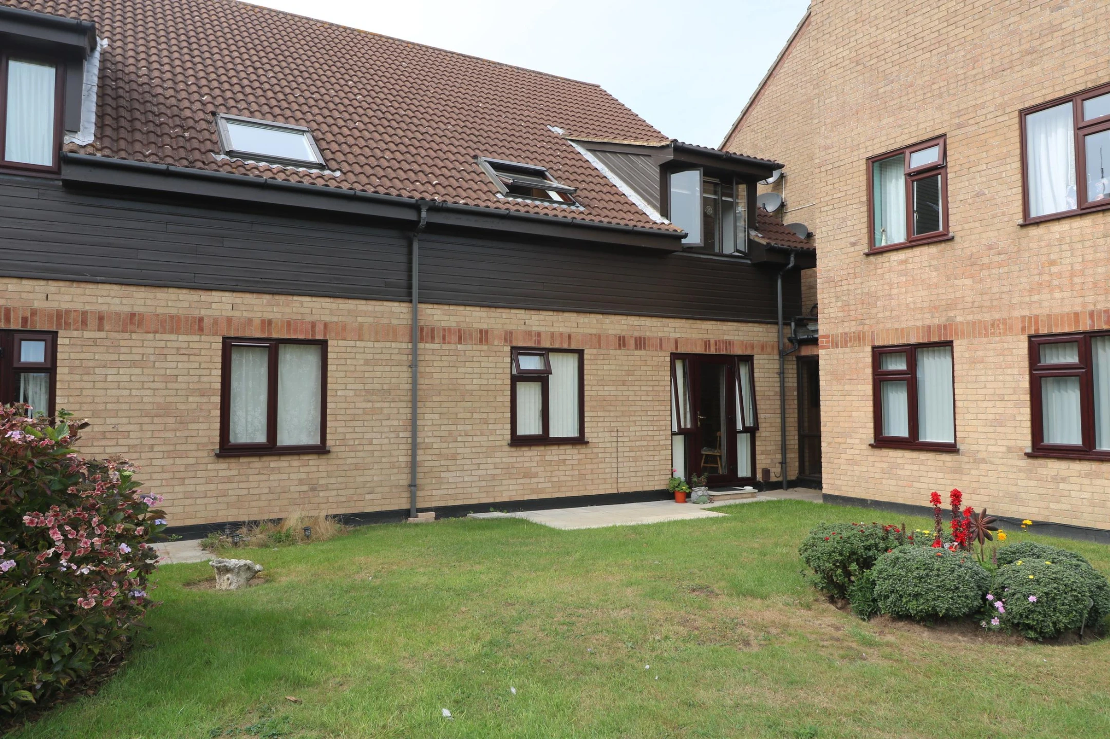 Property enquiry form background image