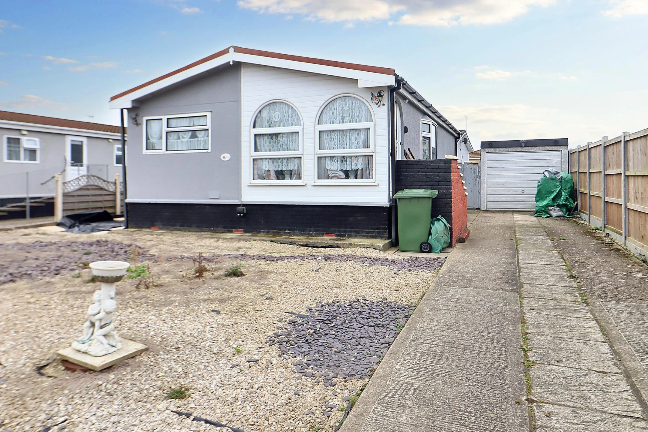 Guide price £165,000 £170,000. Very sought after location in Bradwell