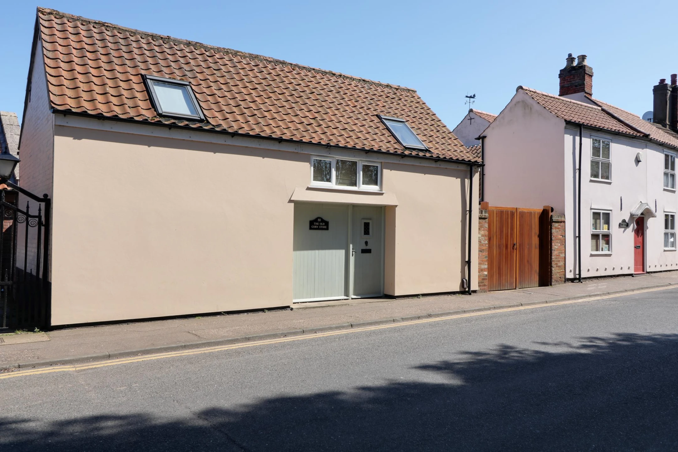 Property enquiry form background image