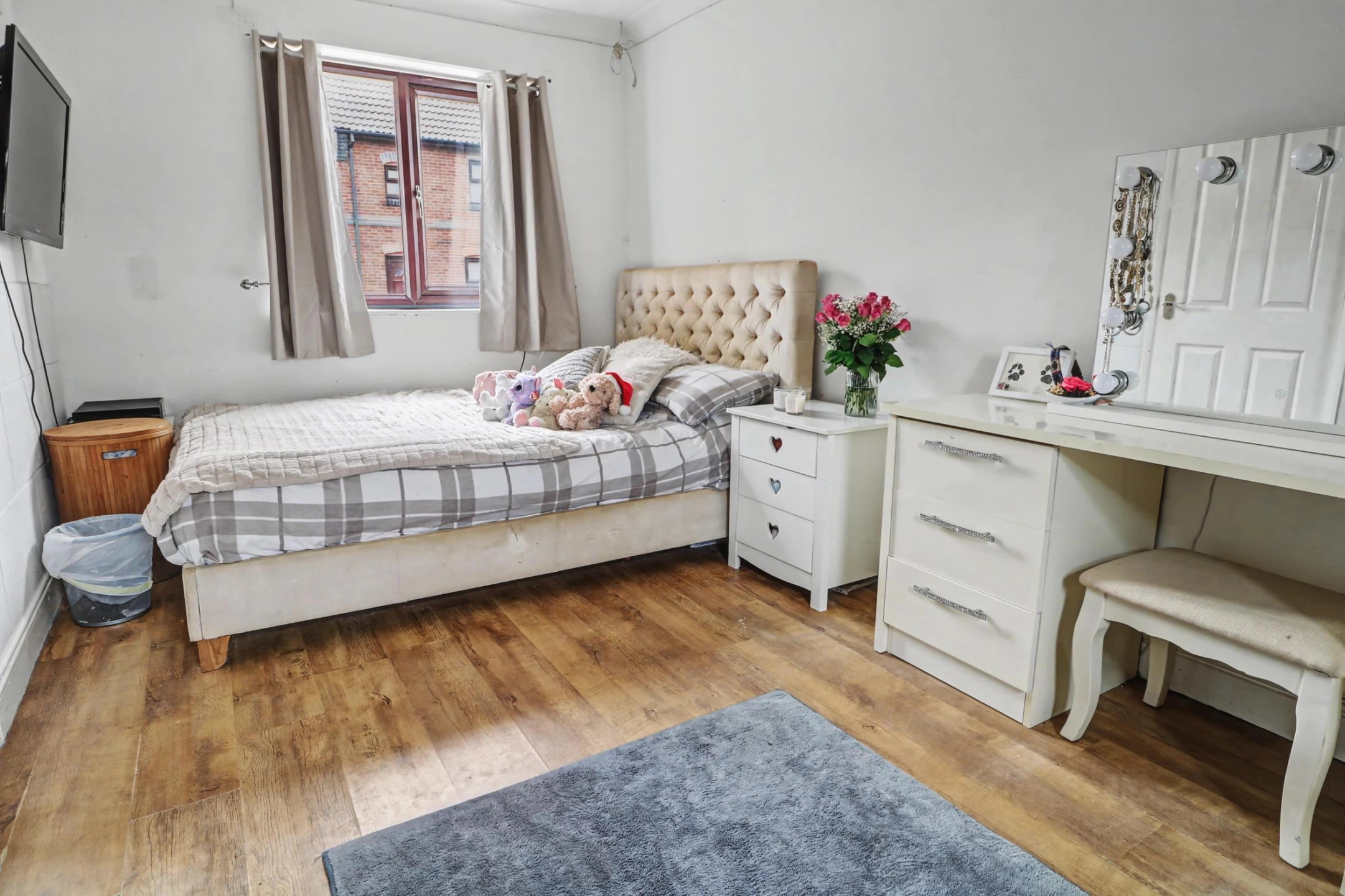 Property enquiry form background image