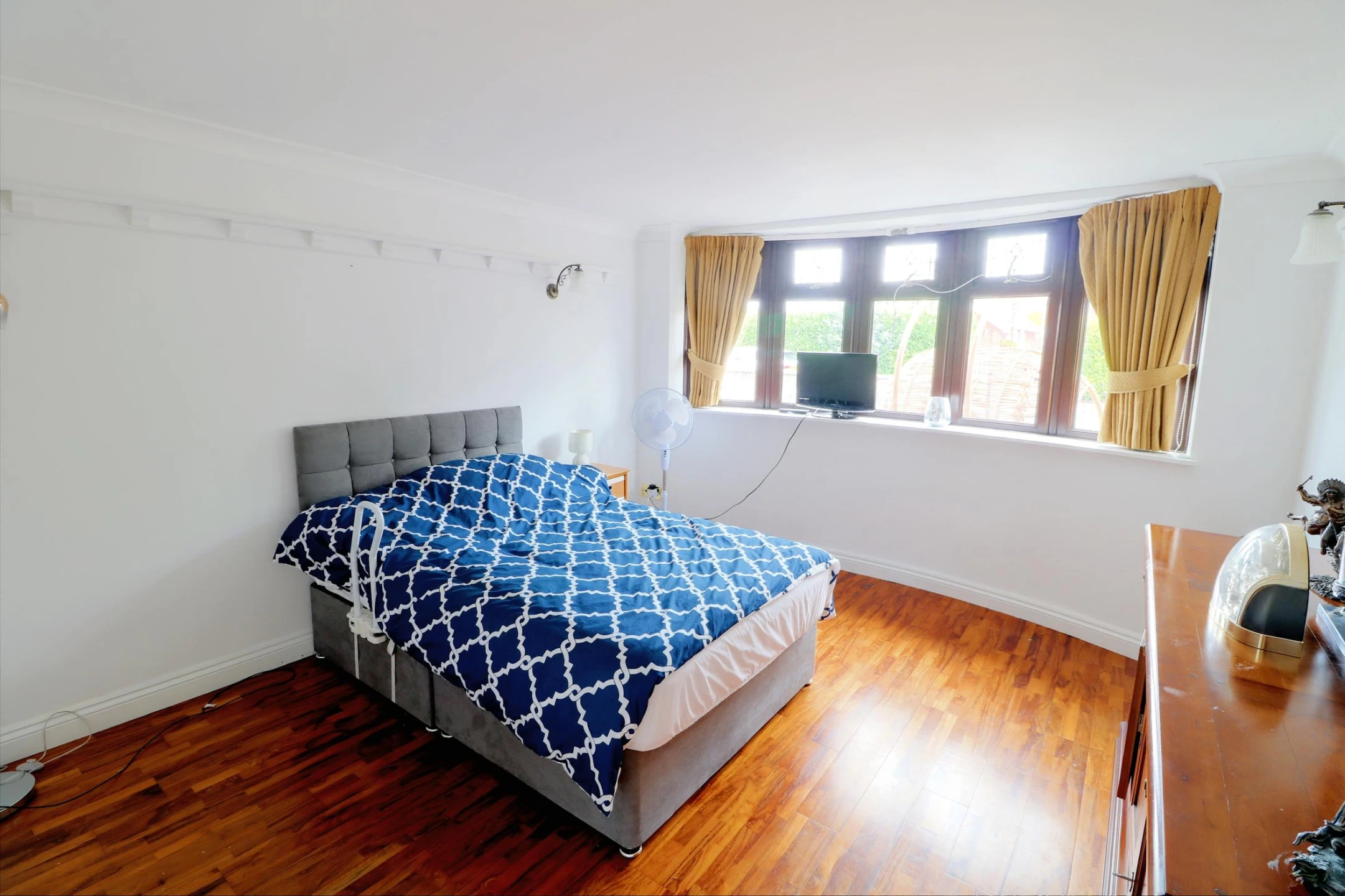 Property enquiry form background image