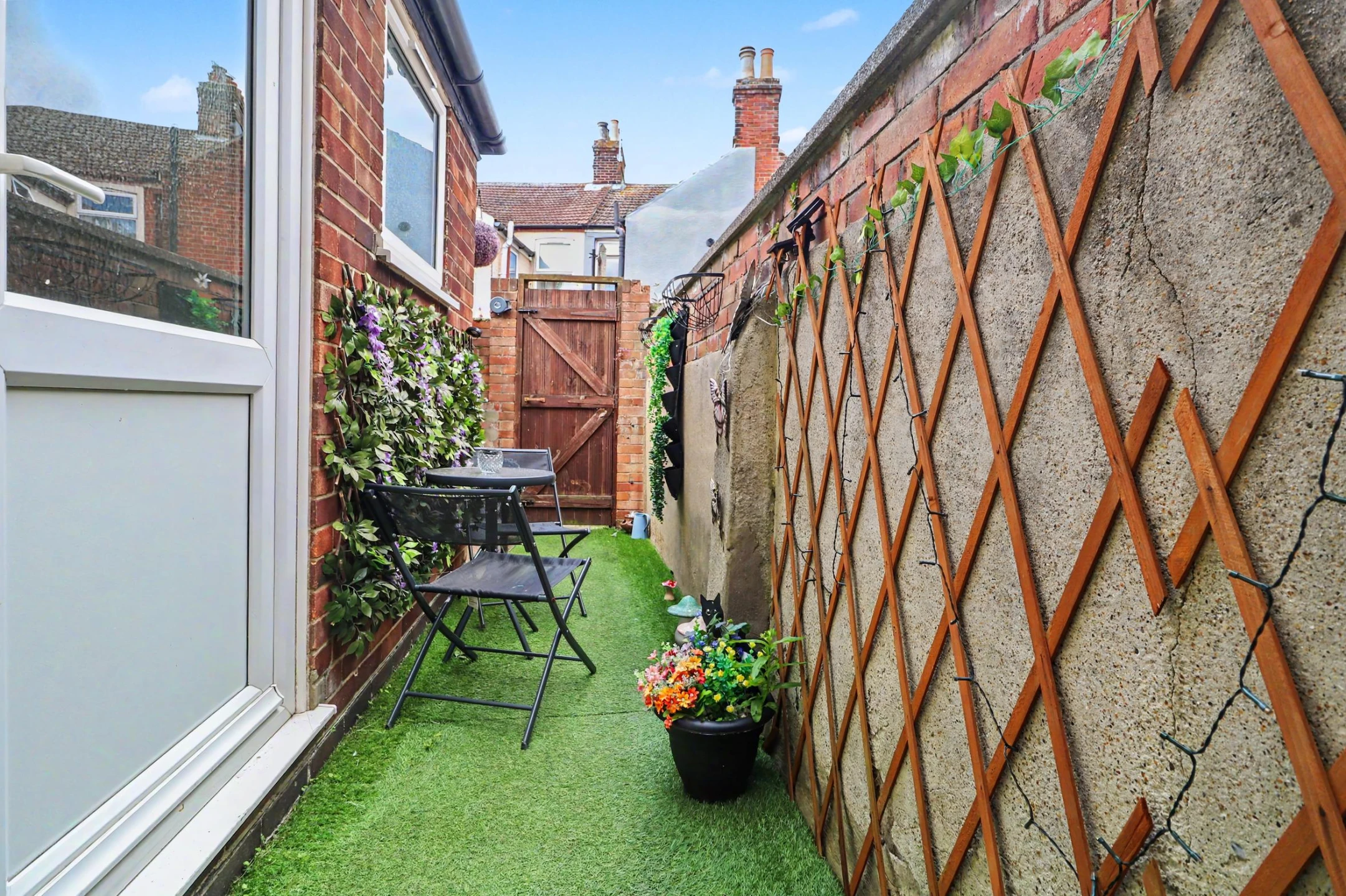 Property enquiry form background image