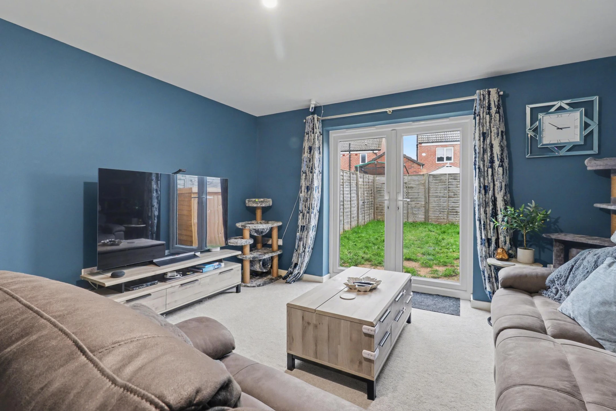 Property enquiry form background image